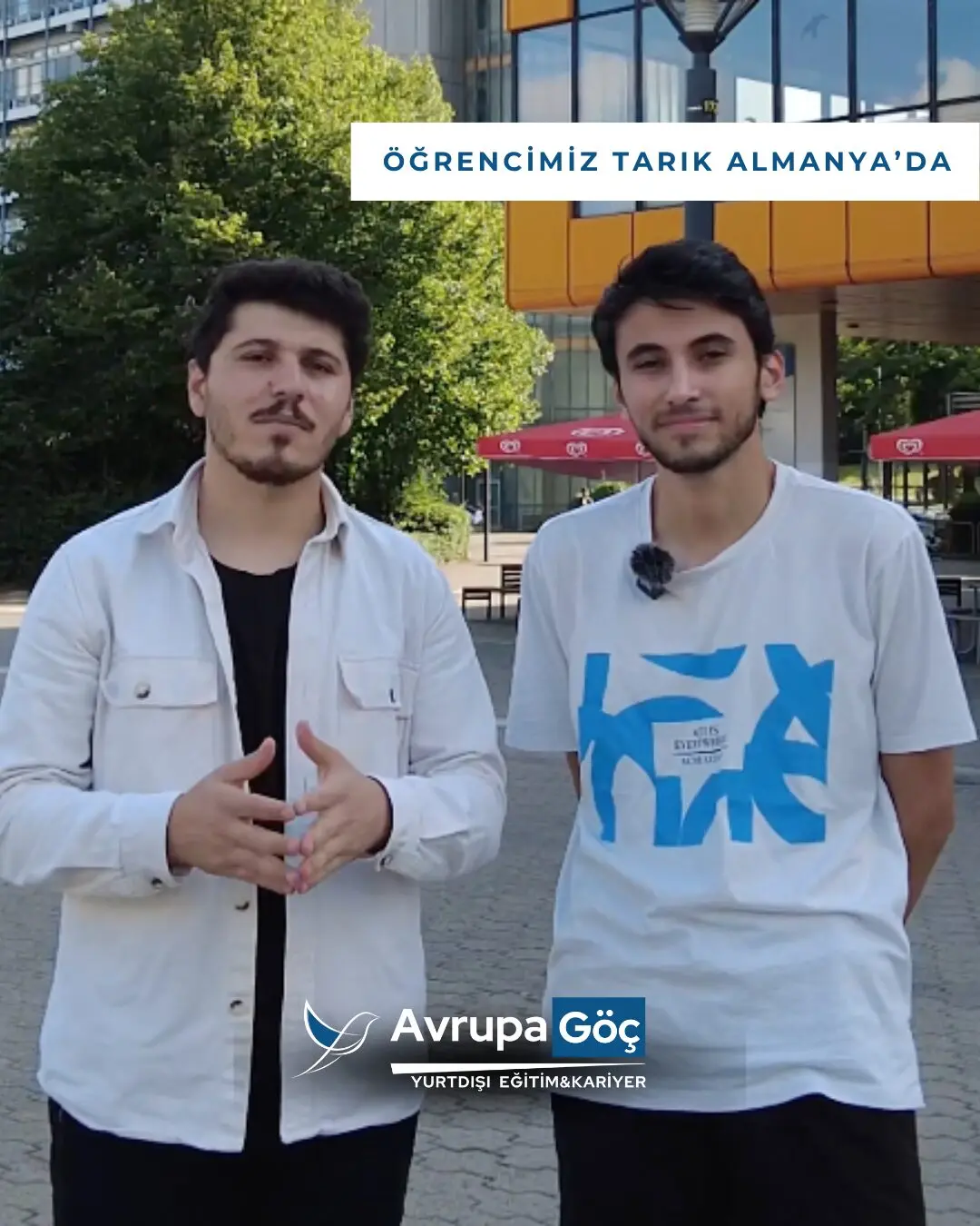 Öğrencimiz Tarık, Almanya'daki kampüs alanında Avrupa Göç danışmanıyla birlikte